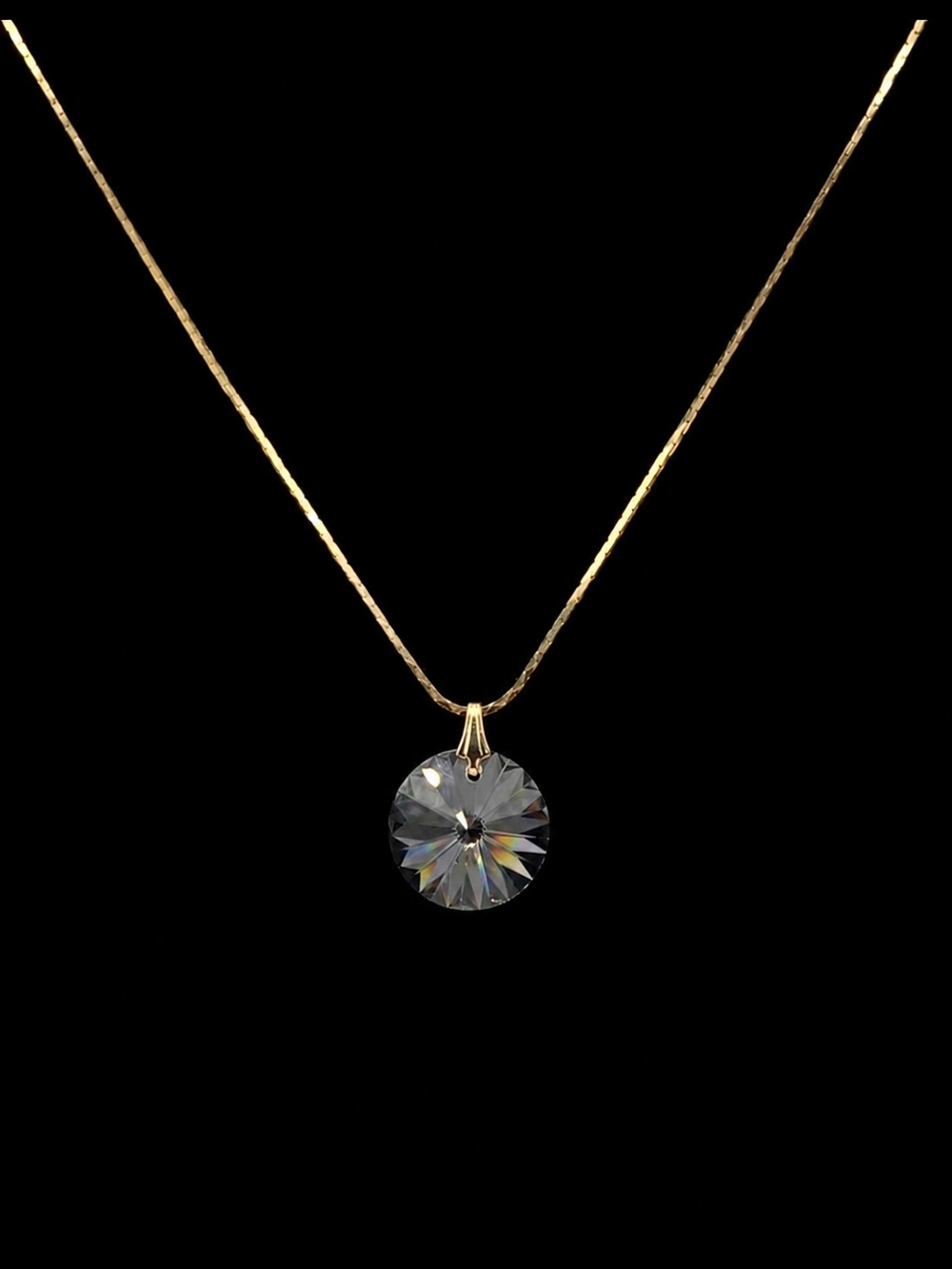 ✨ Vintage Gold Tone Crystal Pendant Necklace ✨